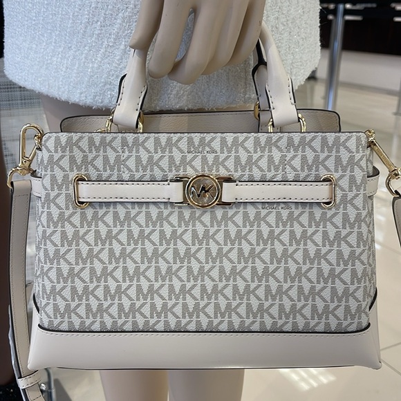 Michael Kors Reed Small Belted Logo Satchel Crossbody CZ Bag
Lt Cream Multi
NWT - Picture 12 of 16